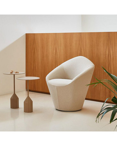 Penta design armchair by Viccarbe, in a hall | Aiure