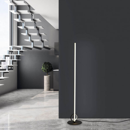 Floor lamp Kitesurf by Mantra in a hallway | Aiure