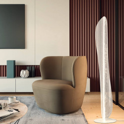 Bianca design floor lamp by Mantra in an atmospheric living room | Aiure