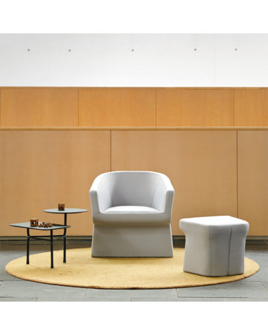Fedele design armchair by Viccarbe in hall | Aiure