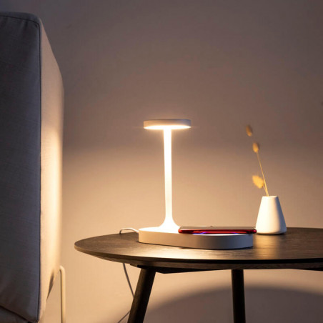 White table lamp Ceres with phone charger ON by Mantra | Aiure