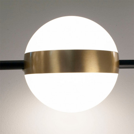 Close-up of a light sphere from the LED Ceiling lamp from the Cuba series by Mantra | Aiure