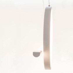 Profile of the white Kitesurf lamp by Mantra | Aiure