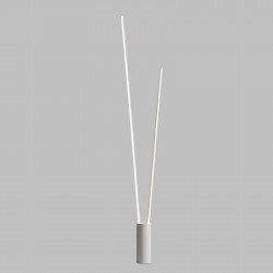 Lámpara de pie de Mantra Vertical blanca sobre fondo gris | Aiure