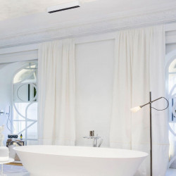 Plafón Black Foster Surface de Arkoslight instalado en un baño | Aiure