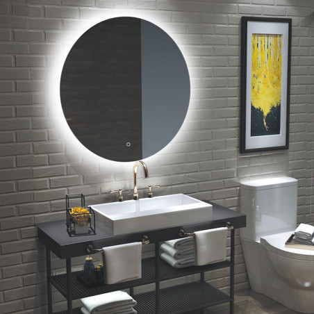 Espejo LED de diseño circular Bari de ACB 60cm en un cuarto de baño | Aiure