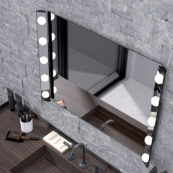 Espejo LED Hollywood de Eurobath en un cuarto de baño| Aiure
