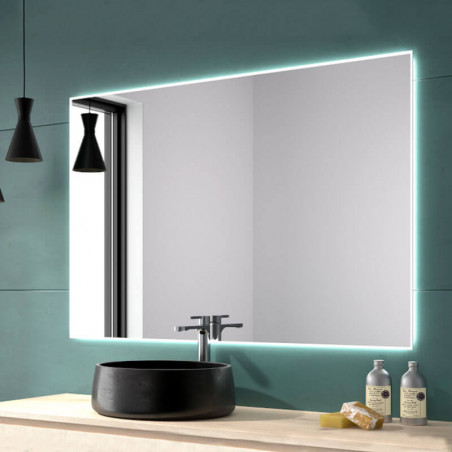 Espejo LED retroiluminado Santorini de Eurobath en un cuarto de baño | Aiure