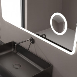 Espejo LED con aumento Palau de Eurobath en un cuarto de baño primer plano | Aiure