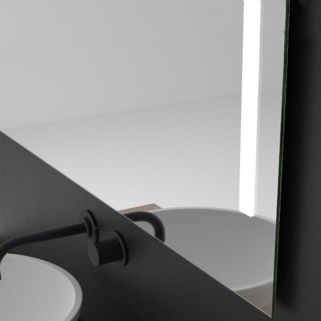Detalle del espejo LED Formentera de Eurobath | Aiure