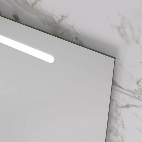 Espejo para baño con luz LED Saona de Eurobath en un cuarto de baño primer plano| Aiure