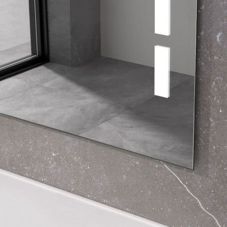 Espejo LED de pared Creta de Eurobath en un cuarto de baño primer plano | Aiure