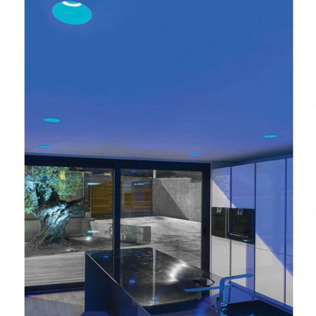 Downlight LED Lex Eco Asymmetric Blue apagado en el techo de una cocina - Arkoslight | Aiure