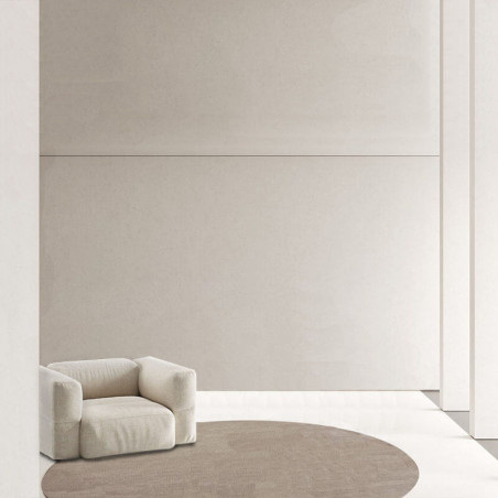 Sofá pequeño de diseño Savina de Viccarbe ignífugo en un salón| Aiure