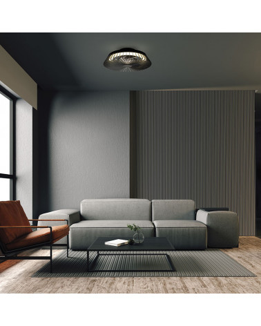 Ventilateur de plafond noir HIMALAYA MINI dans un salon | Aiure