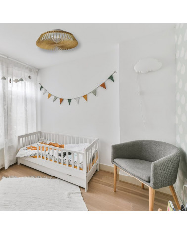 Ventilateur de plafond en bois HIMALAYA Mini dans une chambre d'enfant | Aiure