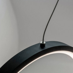 Détail du câble de la lampe Kitesurf noir par Mantra | Aiure