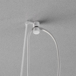 Détails de la connexion du câble au plafond de la lampe Paco par Ole by FM | Aiure