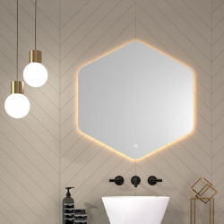 Miroir rétro-éclairé à LED Azores d'Eurobath  dans une salle de bain| Aiure