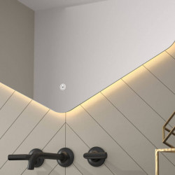 Miroir rétro-éclairé à LED Azores d'Eurobath  dans une salle de bain gros plan| Aiure