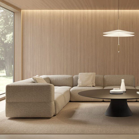 Canapé ignifugé d'angle couleur sable de la collection Savina de Viccarbe dans un salon | Aiure